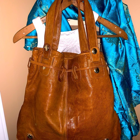 GUSTTO PARINA 100% Italian Fine Leather handbag! Gorgeous Bag ~ FREE SHIPPING! - Picture 4 of 16